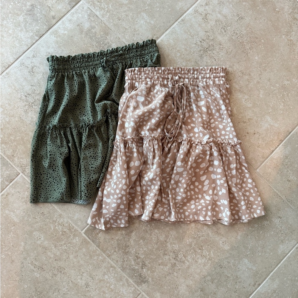 Stylish Green/Black and Tan/White Women's Skirt Set